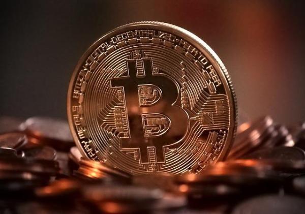 imtoken风险测评是什么(专业矿工正在用强大的电脑挖掘比特币)